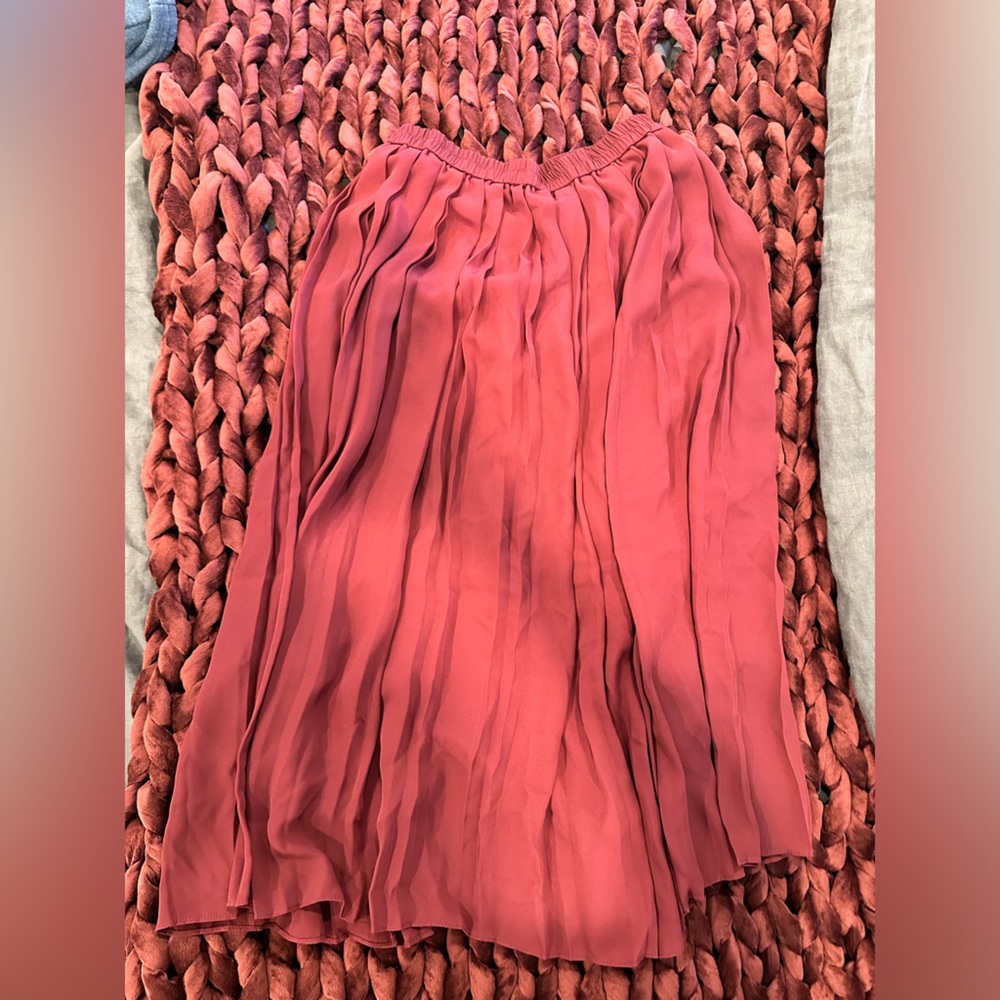 Uniqlo Pleated Midi Skirt - Plum